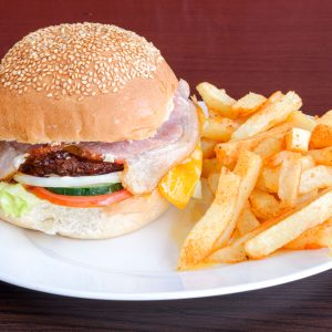 Beef_Bacon_Cheese_Burger&Chips